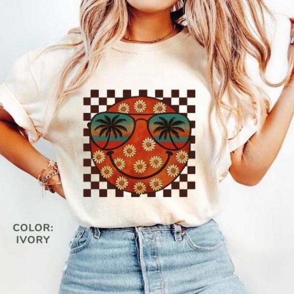Comfort Color Retro Smiley Face Summer Tshirt, Preppy Summer TShirt, Checkerboard Daisy smile T Shirt, flower smiley Tees, Distressed Daisies Smiley shirt