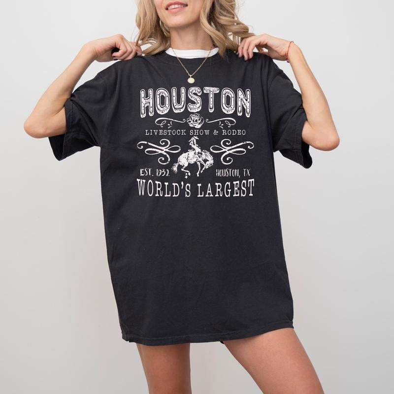 Houston TX Rodeo Shirt, Livestock Show Sweat, Livin' On Rodeo Time Hoodie, Rodeo Sweatshirt, Retro Cowboy Shirt, Rodeo Fest Trending Funny Quote Shirt