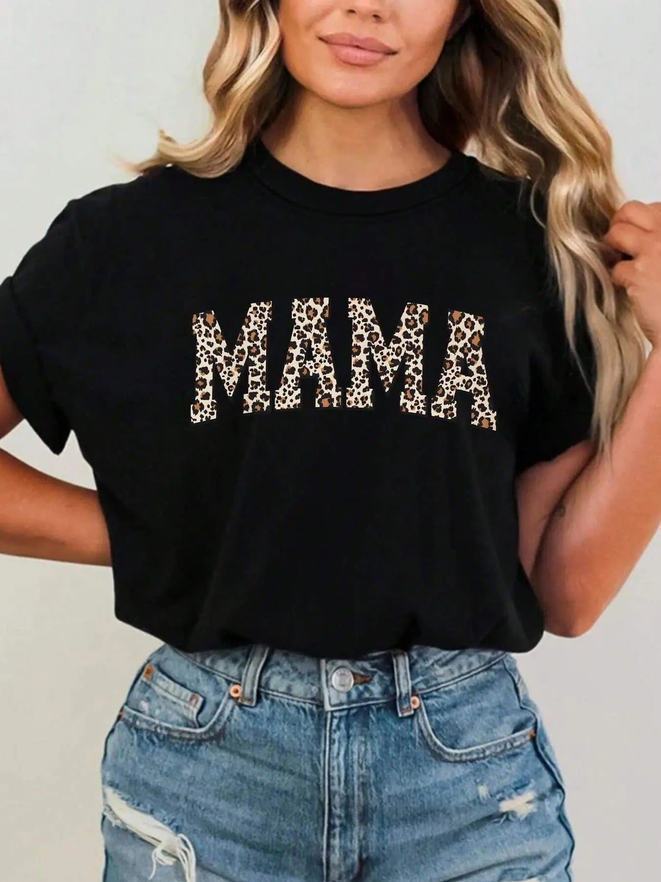 Women's Leopard Letter Print Round Neck Tee, Fashion Casual Crew Neck Short Sleeve T-Shirt for Daily Holiday Vacation Outdoor Wear, Ladies Clothes for All Seasons