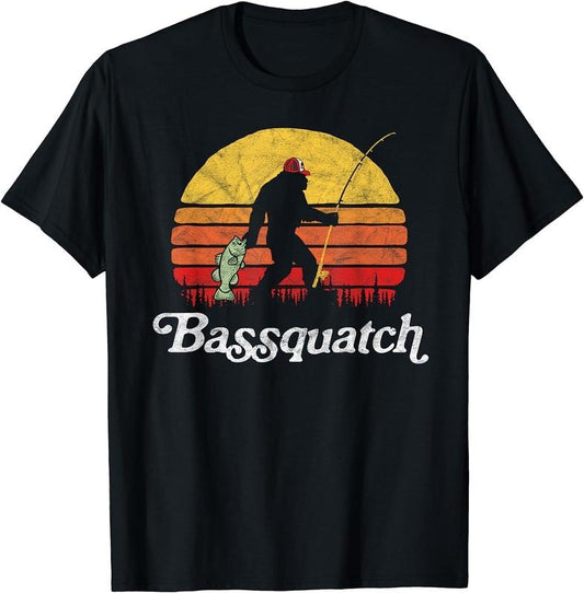 [100% Cotton] Bassquatch! Funny Bigfoot Fishing Outdoor Retro T-Shirt Black