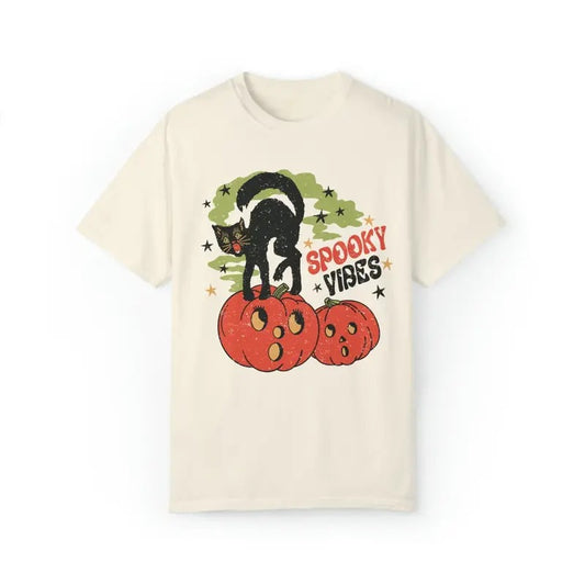80s Vintage Inspired Halloween Tee, Cat Mom Retro Halloween Graphic Tee Witch Kitten Pumpkin Season  T-shirt, Vintage 90s style top clothing, Unisex graphic Streetwear shirts