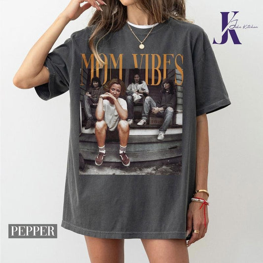 90's Mom Vibes Shirt, Thug Mom T-Shirt, Retro S!tcom Mom Vibes, Funny, Cute T-shirt, Gift for Mama, Gift for Mom, Top Womenswear, Lady Underwear