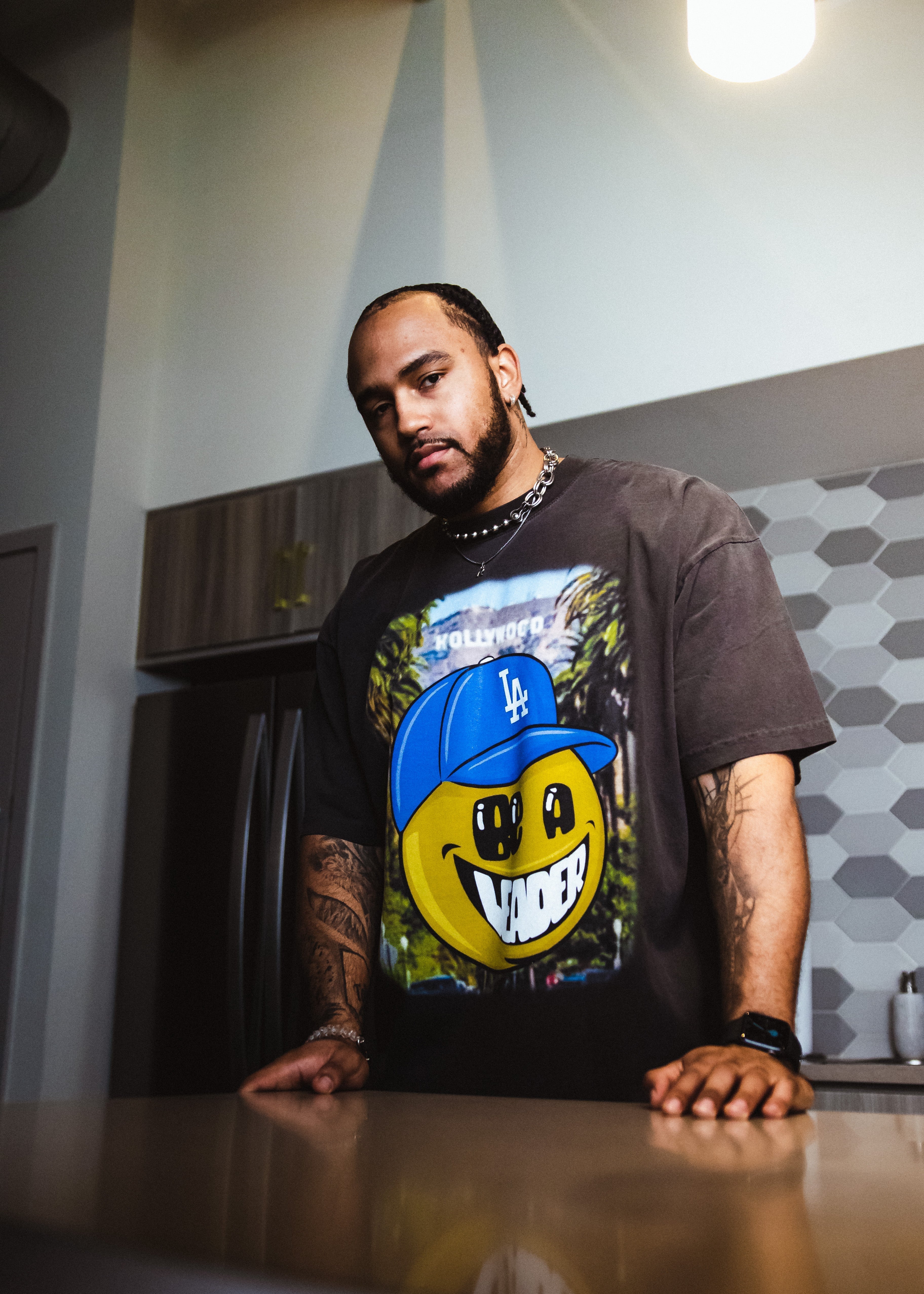2 LIVE & GRIND IN LA TEE Hoodie, Sweatshirt | CoreVibeTees.com (Image 3)