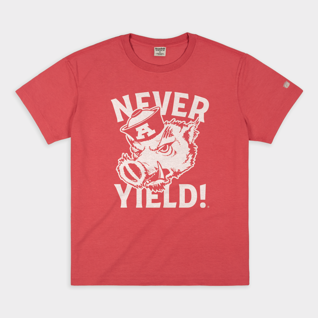 Retro Razorback Never Yield Vintage Heavyweight Tee Style001 Hoodie, Sweatshirt | CoreVibeTees.com (Image 1)