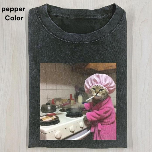 Beautiful and Adorable Cat T-shirt, WACKY CAT T-shirt, Retro Funny Vintage Tee, Unisex Meme Cringe Funny Dumb Shirt, FUNNY CUTE shirts for women