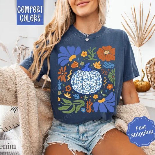 Blue Floral Pumpkin Shirt Comfort Colors, Womens Fall Pumpkin Shirt, Womenswear Oversized Crewneckstyle{n002}2