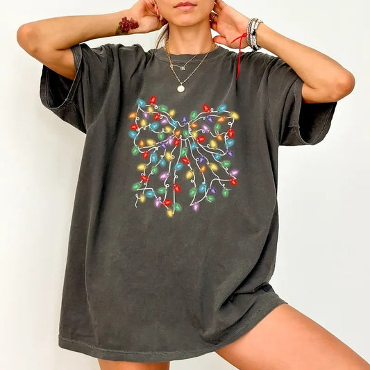 Christmas Light Coquette Bow Shirt Comfort Colors, Girly Christmas Coquette Bow Tee, Christmas Light Bow Tshirt for Girls, Christmas Season Shirt, Cute Coquette Tops for Women, Xmas Tee, Oversized Women's Tops, Casual Womenswear, Comfy Cotton Chic Style