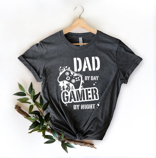 Dad By Day Gamer By Night T-shirt Dad Level Unlocked Gamer Shirt Retro Gaming Gift T- Shirt Father's Day Gift Funny Daddy Gamer TK43GN