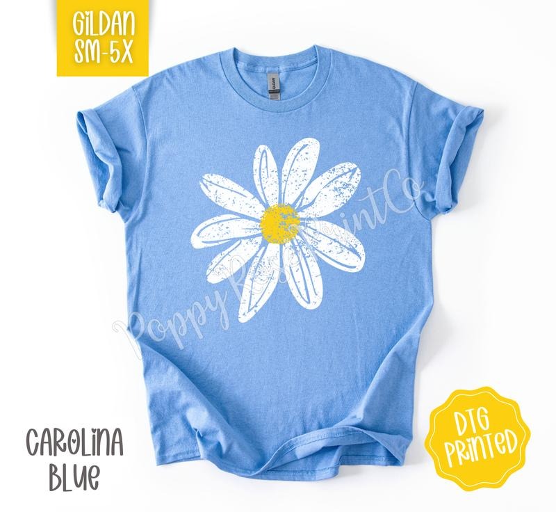 Daisy Gildan Shirt, Cute Floral Tshirt, Trendy Women's Tee, Gift for Her Graphic Print T-Shirt
