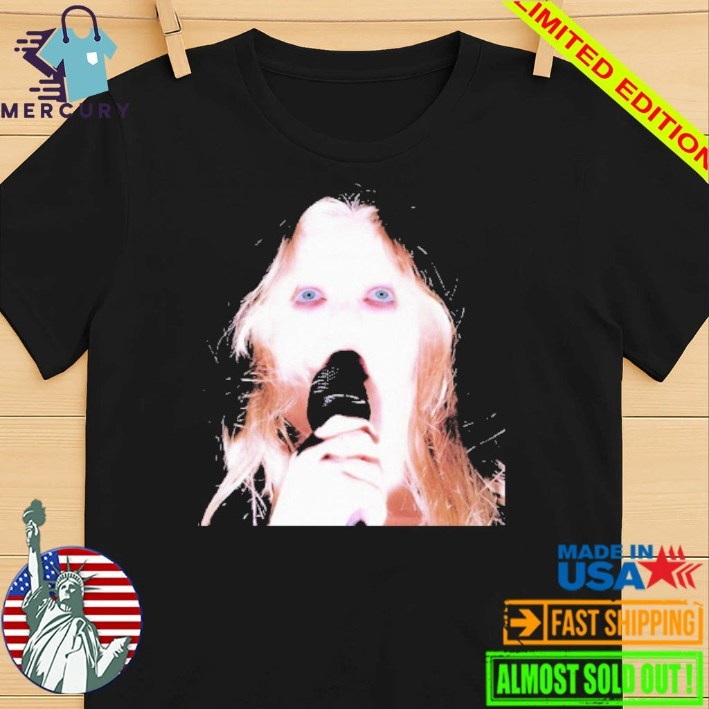 Audrey Hobert Shares New Tour Photo Shirt