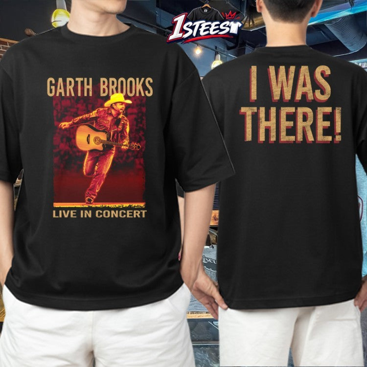 Garth Brooks Live In Concert I Was There Blk Running Guitar Photo T-shirts