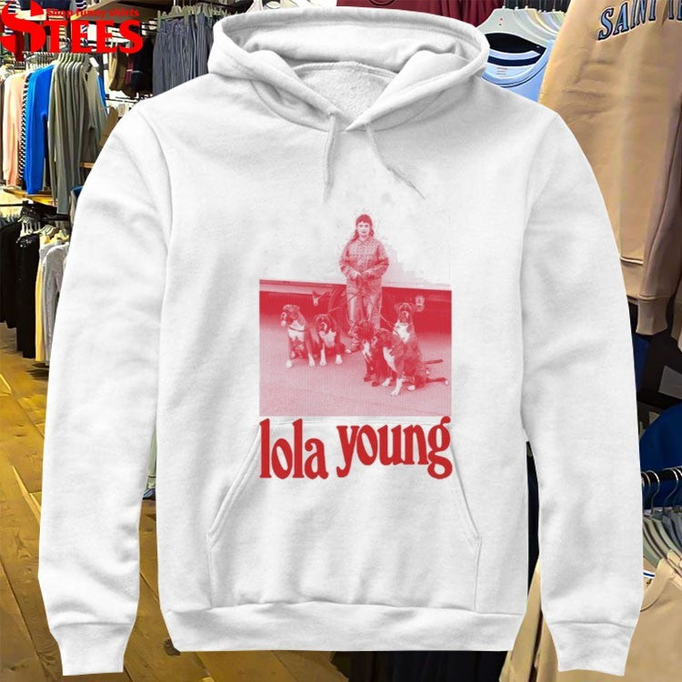 Lola Young Dogs Photo T-shirts