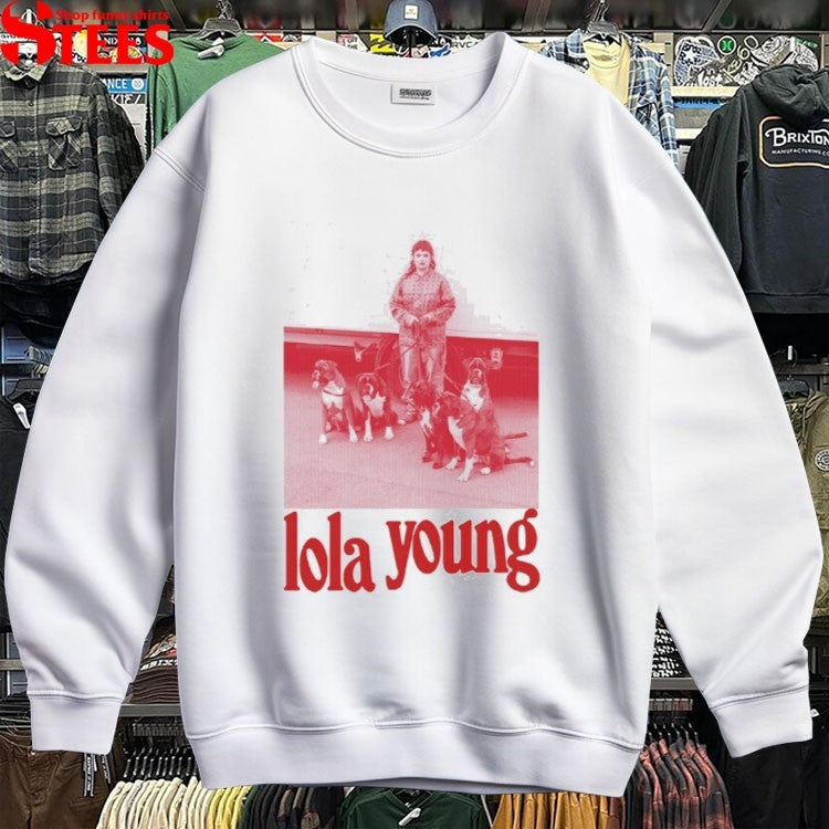 Lola Young Dogs Photo T-shirts