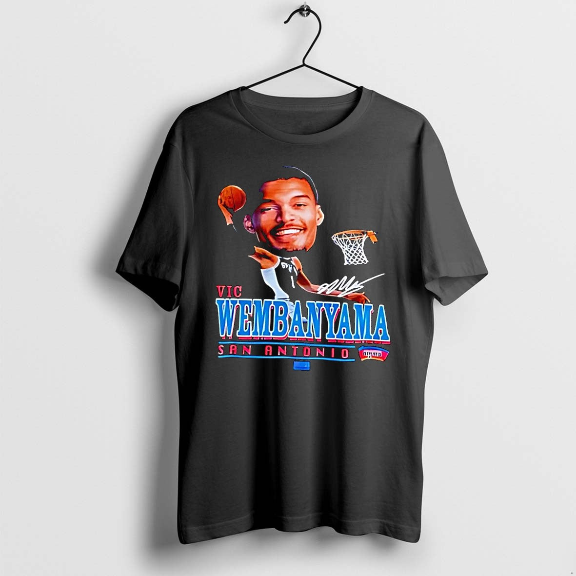 Original Vic Wembanyama Autograph Dunking Vic Wembanyama San Antonio Spurs Black Tshirts