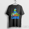 Premium The Grinch And Max Detroit Lions Christmas Helmet Items T-Shirts, Hoodie, Sweatshirt | CoreVibeTees.com