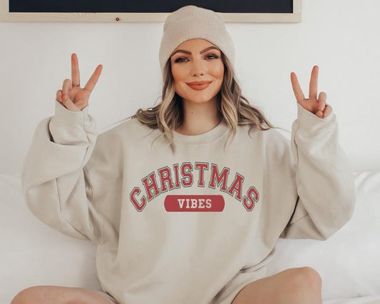 Retro Christmas Vibes Sweatshirt, Vintage Christmas Sweatshirt, Womens Christmas Shirt, Merry Christmas Sweatshirt, Christmas Crewneck, Xmas Tee, Winter Holiday Gift Shirt