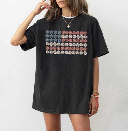 Retro Daisy Flower American Flag Shirt, 4th of July Shirts, Womens Fourth of July Shirt, USA Graphic Tee, Patriotic Shirt, Independence Day Gift, USA Tee