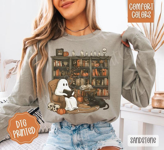 Retro Ghost Reading Books Long Sleeve TShirt, Trendy Women's Halloween Tee