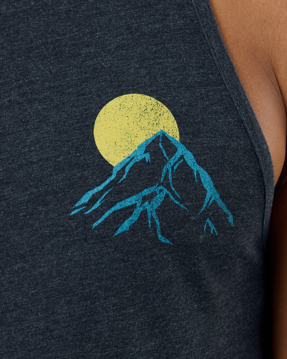 Retro Peaks Tank