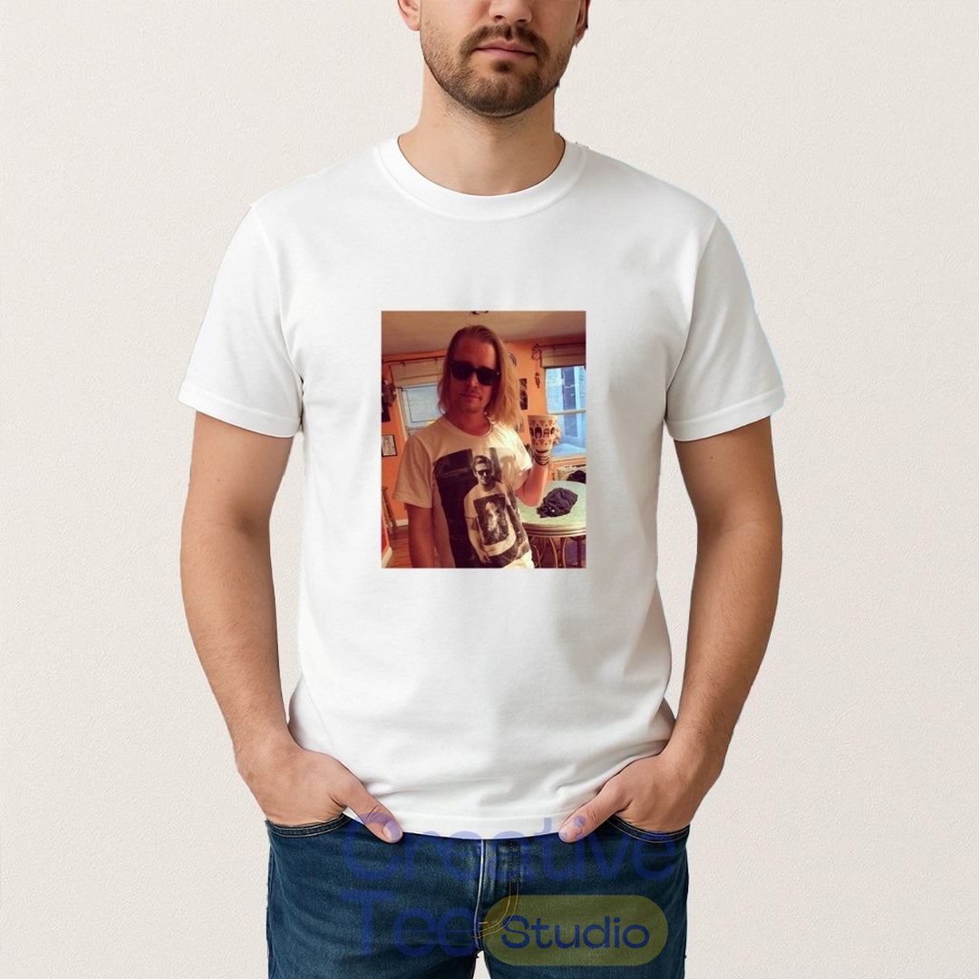 Ryan Gosling Wears Shirt of Macaulay Culkin Wearing Ryan Gosling T-Shirt