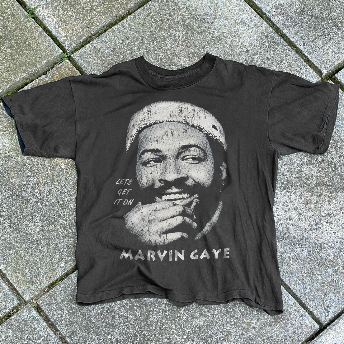 MARV1N GAYE LETS GET IT ON 80-90 VINTAGE WASHED BLACK T-SHIRT Hoodie, Sweatshirt | CoreVibeTees.com (Image 1)