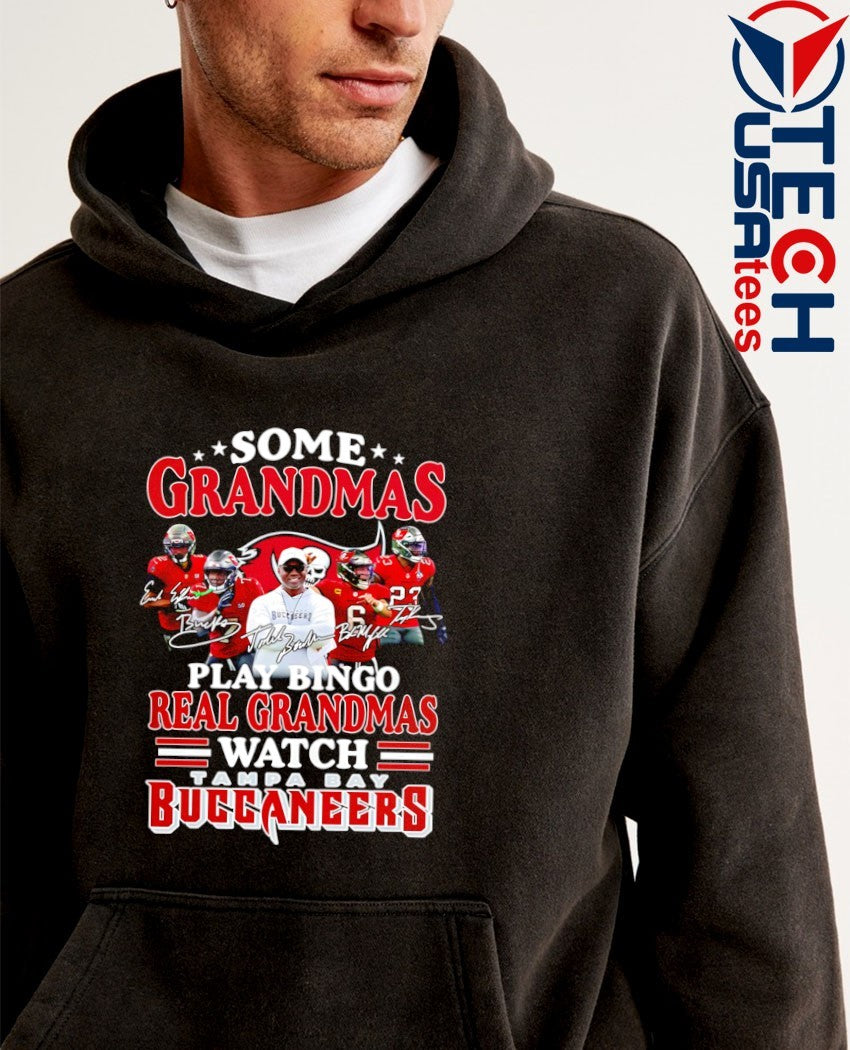 Some grandmas play bingo real grandmas watch Tampa Bay Buccaneers signatures shirt