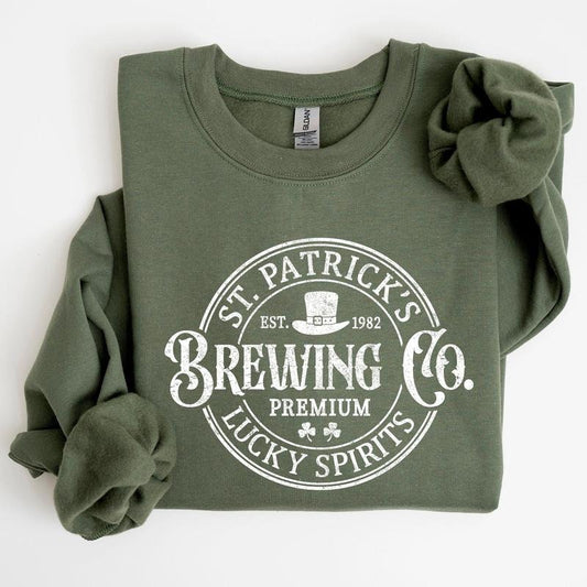 St. Patrick's Martini Aesthetic Coquette Irish Baby Tee, Lucky Girl Trendy Martini T-shirt for Women Crop Top St Paddys Irish Shirt