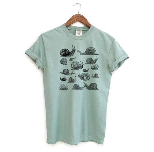 Vintage Snails T Shirt - Vintage Snail Graphic Tee - Snail Lover Tshirt - Funny Retro Shirt - Womenswear Top