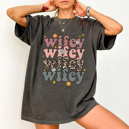Wifey Shirt, Retro Wife T-shirt, Leopard Wifey Graphic Printed T-shirt, Vintage Groovy Comfort Shirts For Wife, Soft Fabric Shirt For Wife, Gift For Wife, Women's Tops, Womenswear, Cotton Fabric Relaxed Fit Chic Style