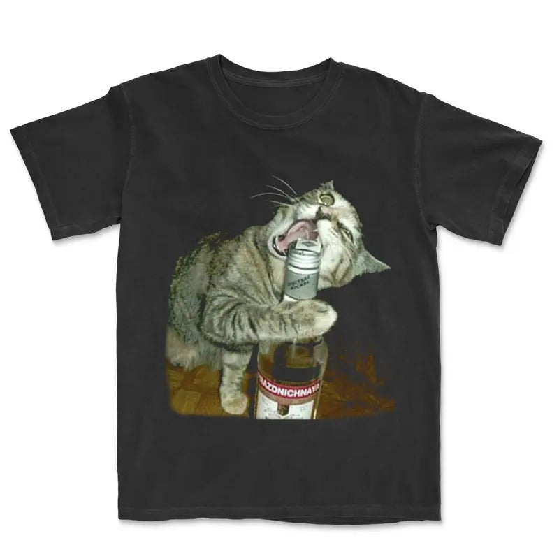 Wine Drinking Cat Drunk Cat Funny Cat T-Shirt, Cat Love Vintage Graphic Tee, Cat Solos - Funny Shirt, Women's T-shirts Streetwear Top