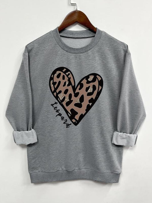 Women's Leopard Heart Print Round Neck Sweatshirt, Casual Long Sleeve Crew Neck Pullover for Spring & Fall, Fashion Women's Top for Daily Wear