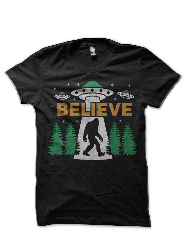 Bigfoot Alien Ufo Funny T-Shirt Hoodie, Sweatshirt | CoreVibeTees.com