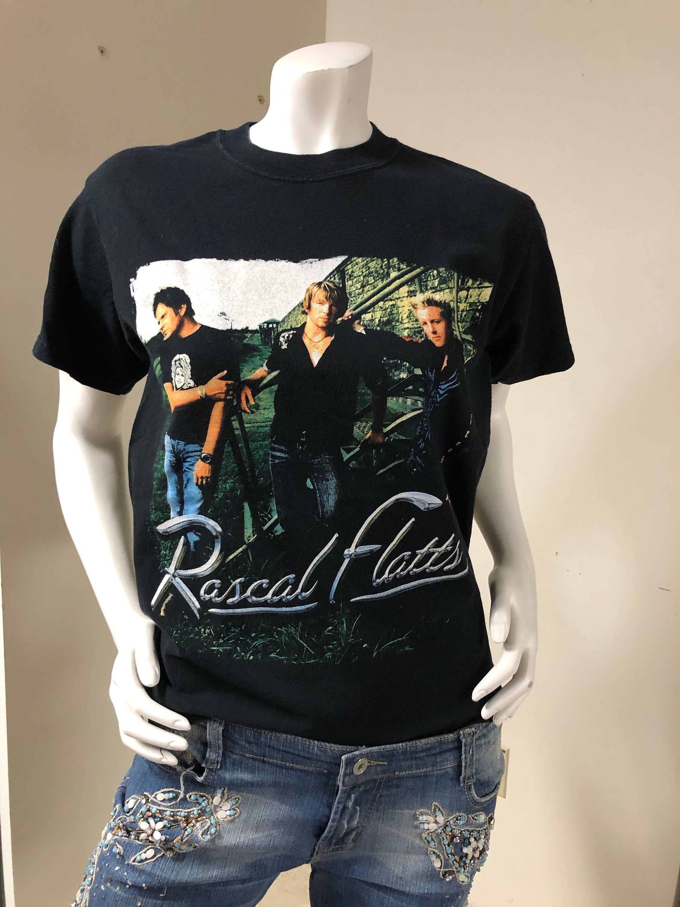 Rascal Flatts Concert T-Shirt 2004 Hoodie, Sweatshirt | CoreVibeTees.com