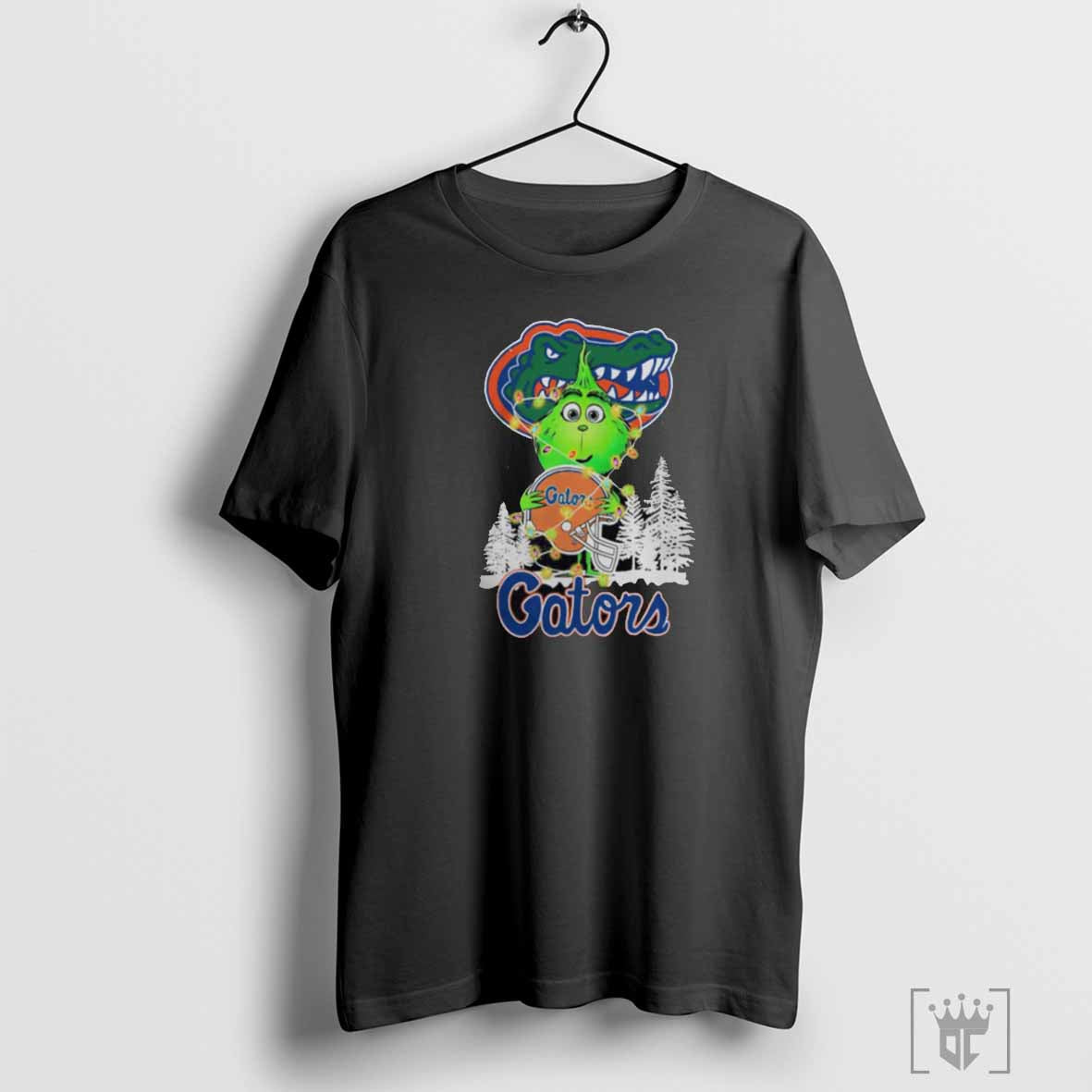The Grinch Hug Florida Gators Helmet Christmas t-Shirt Hoodie, Sweatshirt | CoreVibeTees.com