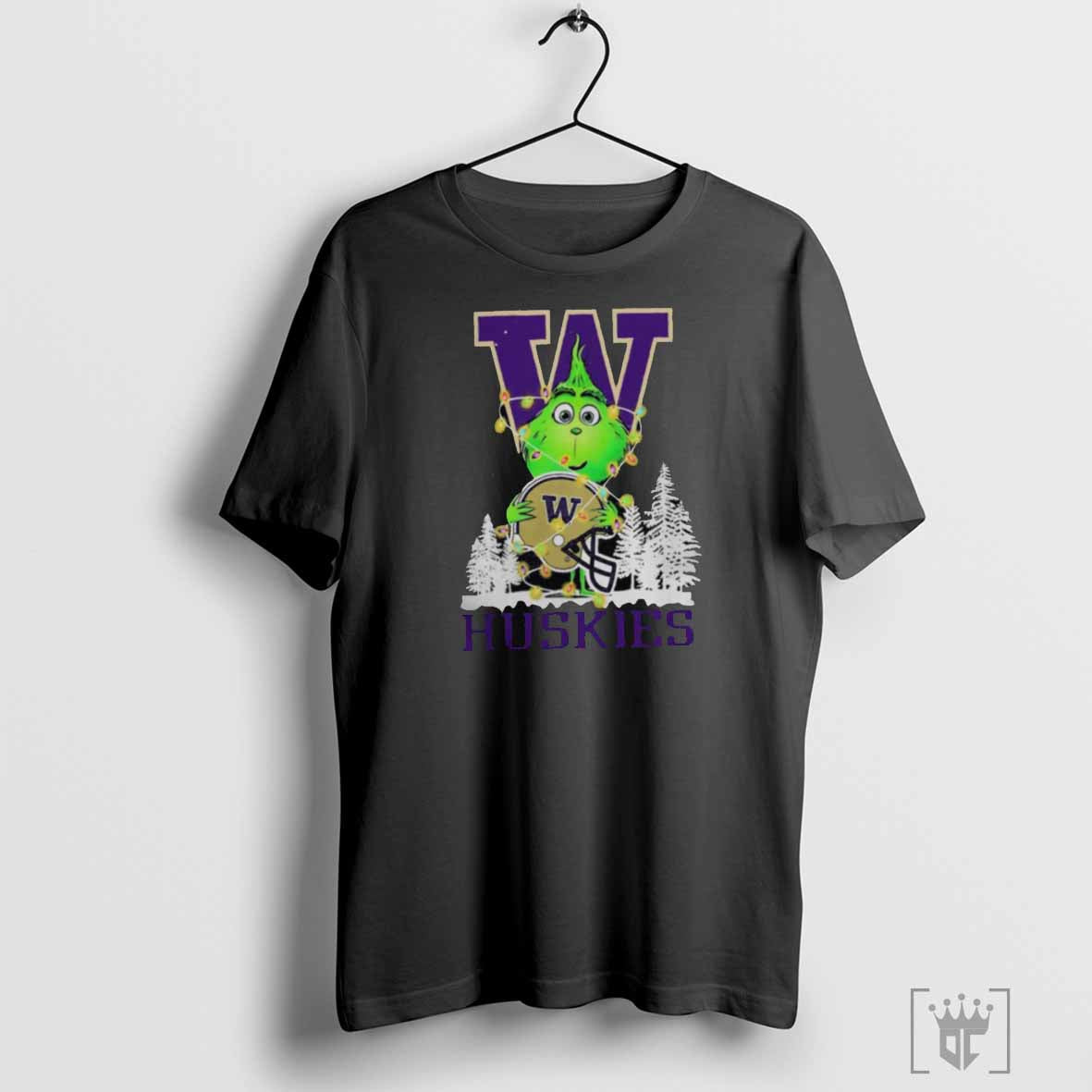 The Grinch Hug Washington Huskies Helmet Christmas Shirt Hoodie, Sweatshirt | CoreVibeTees.com