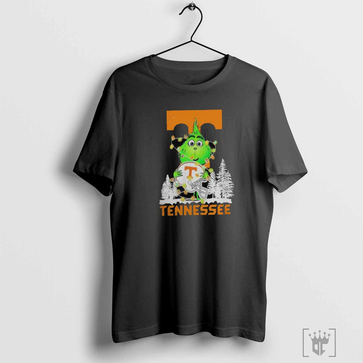 The Grinch Hug Tennessee Volunteers Helmet Christmas Shirt Hoodie, Sweatshirt | CoreVibeTees.com