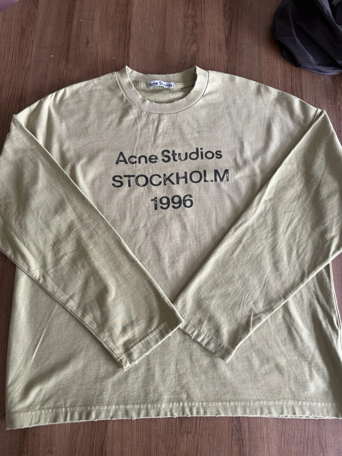 Acne Studios Long Sleeve T-Shirt Khaki Size M – New With Tags – Premium Tee