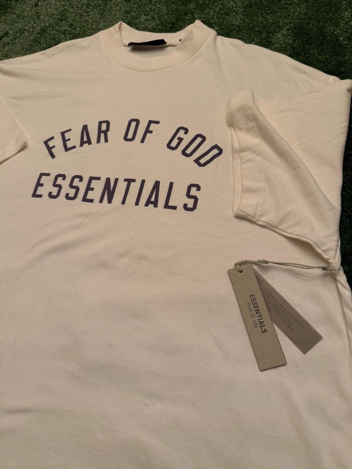 Fear of Gods Essential T-Shirt Cream Size Large Oversized